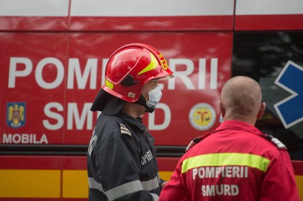 Două persoane au ajuns la spital, după ce două tramvaie s-au ciocnit în Craiova