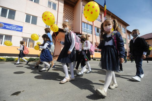 Aproape 20% din școlile din România funcționează fără autorizație de securitate la incendiu, anunță ministrul Lucian Bode