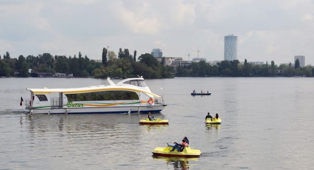 Un pod pietonal mobil va fi construit peste lacul Herăstrău din București. Unde se va afla și cât va costa