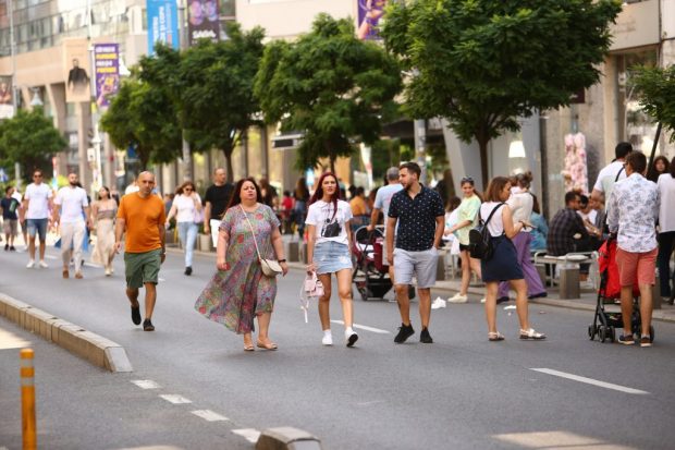 Populația României a scăzut anul acesta la aproximativ 19 milioane