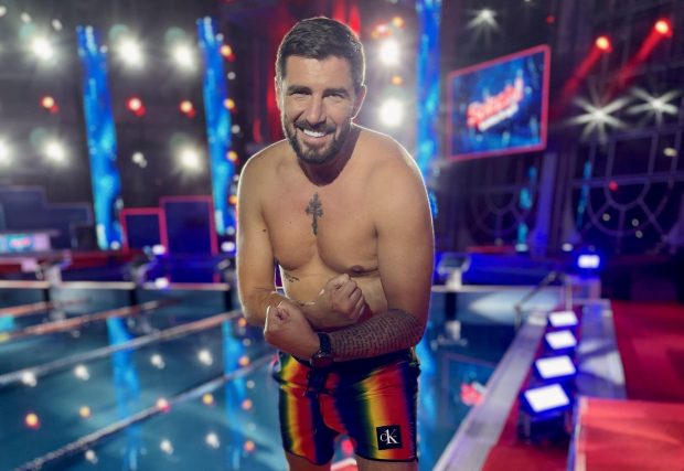 Cătălin Cazacu este câștigătorul premiului de 10.000 de lei din finala săptămânii, la „Splash! Vedete la apă!”