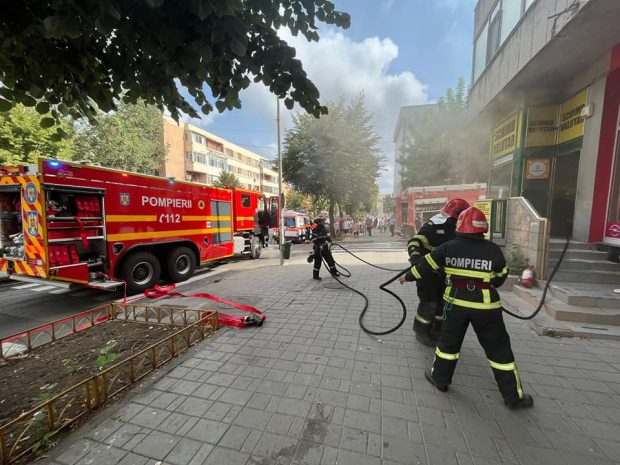 Incendiu la o casă de schimb valutar în Tulcea. Au ars mai multe cabluri și mai multe materiale plastice
