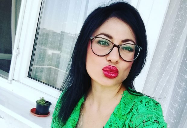 Ioana Popescu este însărcinată: „Sunt puțin speriată”. Actrița a fost prinsă recent în ipostaze tandre cu soțul Roxanei Nemeș