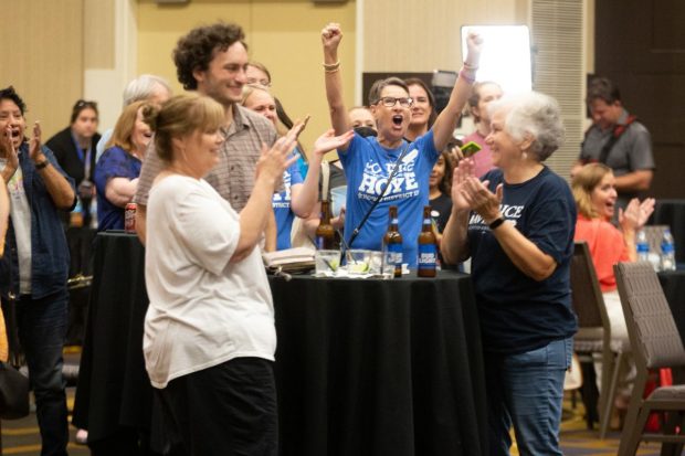 Alegătorii din statul american conservator Kansas au votat covârșitor pentru a proteja dreptul la avort