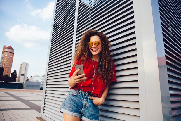 Știai că poți să-ți cumperi smartphone bun fără eforturi mari? Iată cum