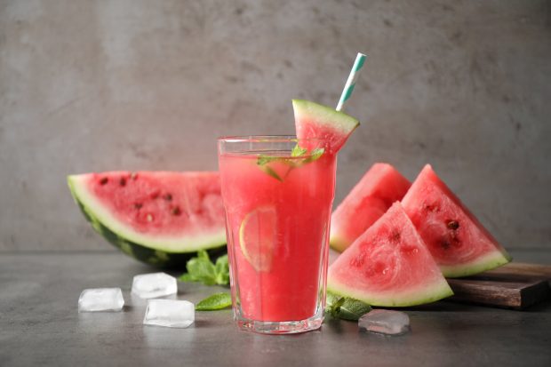 Limonadă cu pepene roșu – rețete delicioase pentru vară