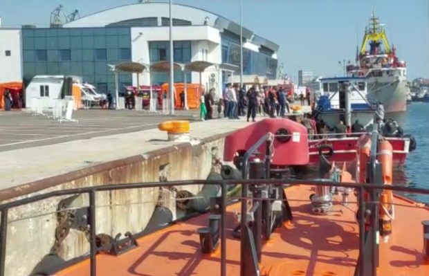 Operațiune de salvare a unei nave cu migranți pe Marea Neagră. La bordul ambarcațiunii sunt peste 60 de persoane, inclusiv copii