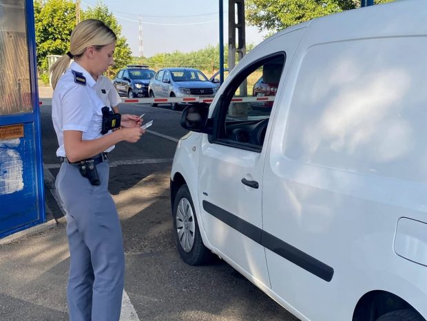 Aglomerație la Vama Nădlac, pe sensul de ieșire. Timpii de așteptare ajung la 90 de minute. Ce spune Poliția de Frontieră