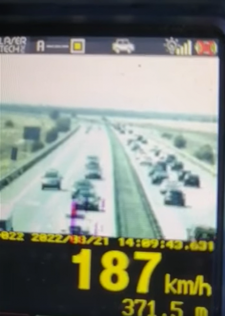 Șofer cu permisul suspendat, prins pe Autostrada Soarelui cu 187 km/h. Poliția Română: „Priviți cu atenție!”