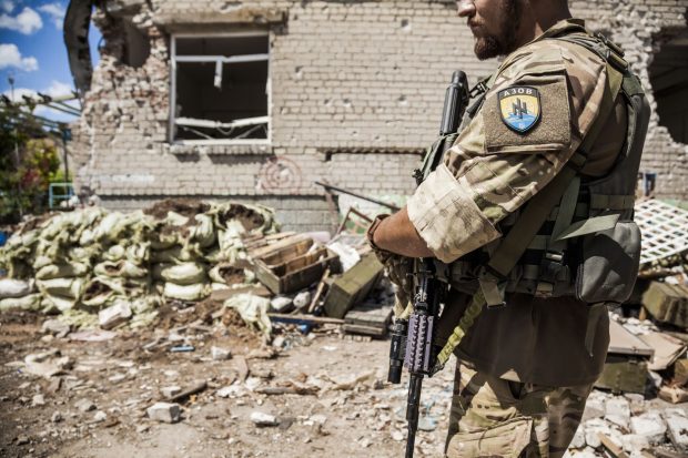Un DJ din Crimeea a fost arestat după ce a difuzat o melodie despre Regimentul Azov și rușii care au invadat Ucraina