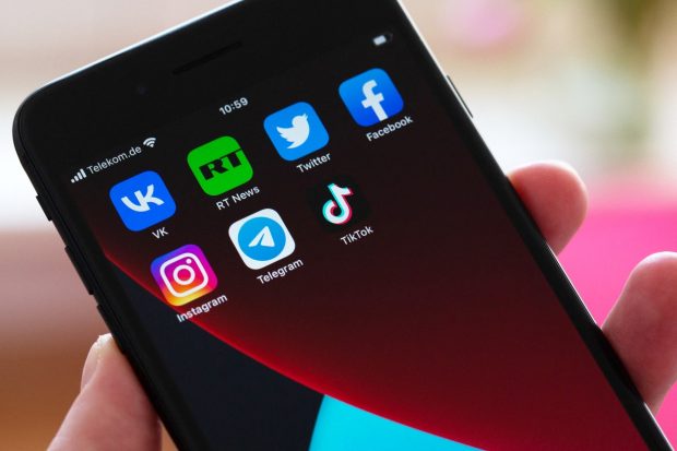 TikTok, Telegram, Zoom și Pinterest, vizate de măsuri punitive în Rusia, pentru că nu au eliminat conținutul pe care Kremlinul îl dorea șters