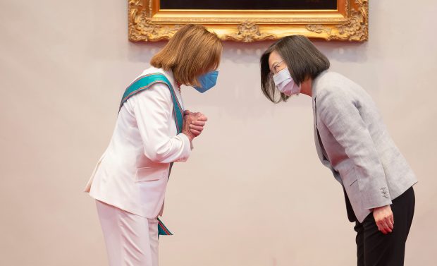 Nancy Pelosi a primit Ordinul Norilor Propițioși cu Marele Cordon Special, în timpul vizitei în Taiwan. Ce semnificație are