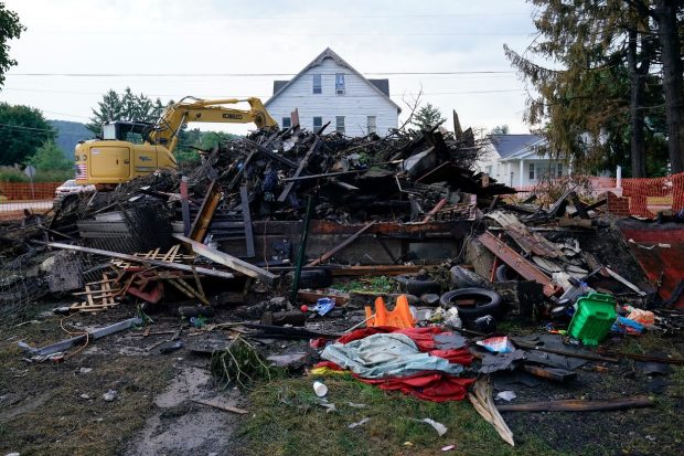 Un pompier care a intervenit la un incendiu cu 10 morți din Pennsylvania a descoperit că victimele erau familia sa