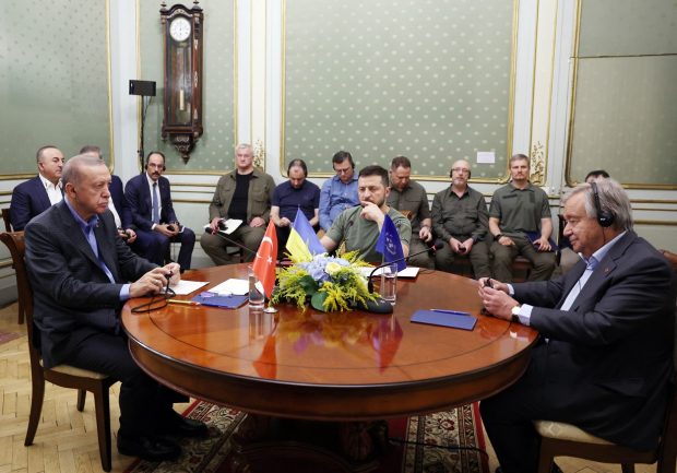 Zelenski, întâlnire cu președintele Turciei și șeful ONU în vestul Ucrainei. Despre ce au discutat