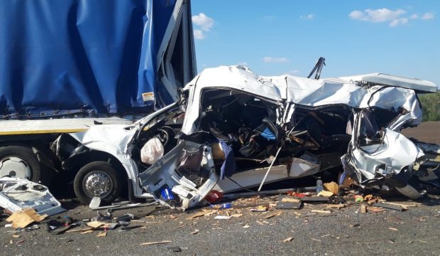 Cel puțin 16 persoane au murit în Rusia după coliziunea dintre un camion și un microbuz