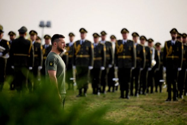 Zelenski avertizează Moscova că va primi „un răspuns puternic” dacă rușii își vor intensifica atacurile de Ziua Independenței Ucrainei
