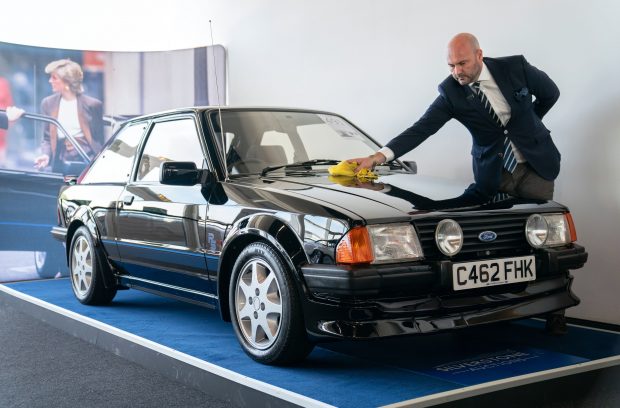 Un Ford Escort unic condus de prințesa Diana, vândut la licitație pentru 650.000 de lire sterline