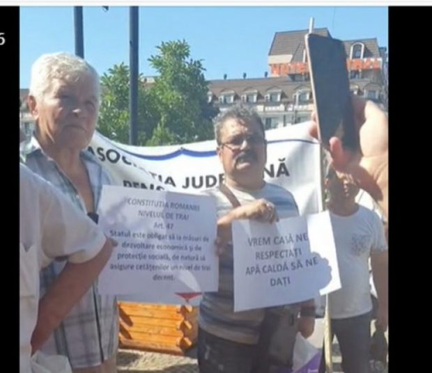 Protest la Ploiești după ce apa caldă a fost sistată pentru o lună în tot orașul