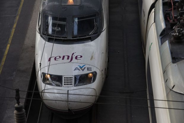 Circulația trenurilor de mare viteză dintre Madrid și Barcelona, suspendată după furtul unor cabluri