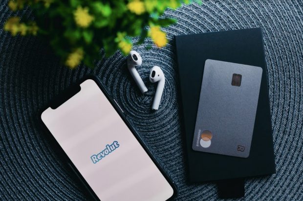 Aplicația financiară Revolut a fost atacată de hackeri, datele a 50.000 de utilizatori au fost compromise