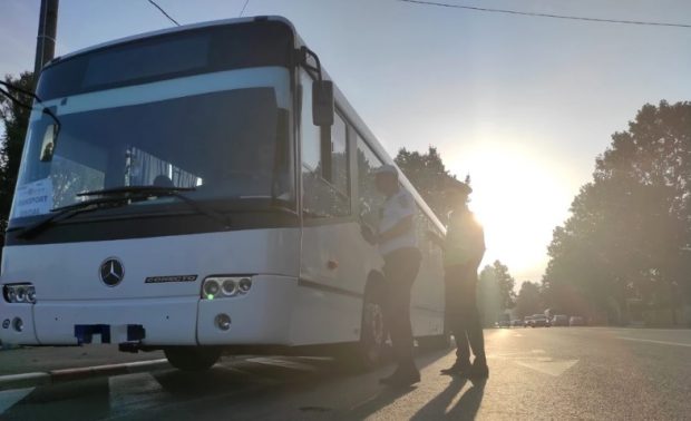 Șoferul unui autocar plin cu pasageri, prins băut în Constanța