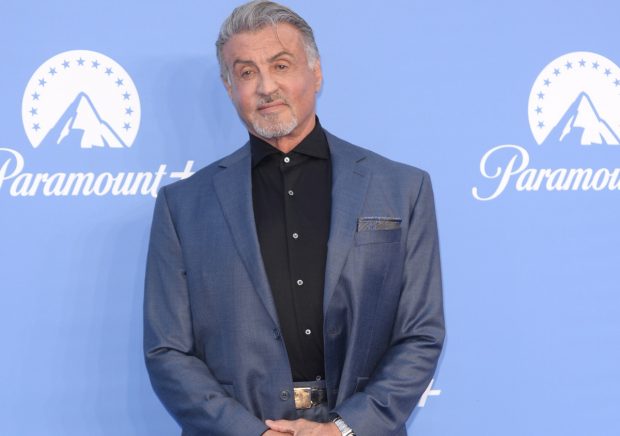 Sylvester Stallone, în rolul unui supererou gunoier în „Samaritan”, film Prime Video