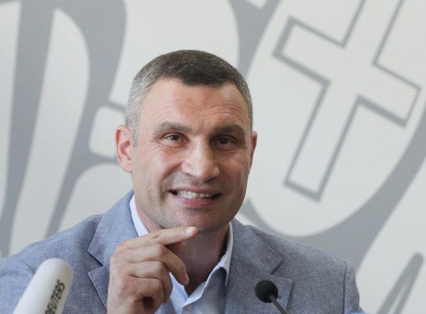 Vitali Klitschko, primarul Kievului, divorțează după 25 de ani de căsnicie. „A fost dorința ambelor părți”