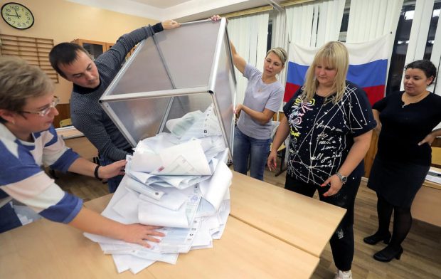 Mai multe voturi decât alegători. O analiză făcută prin intermediul inteligenței artificiale a descoperit fraude la ultimele alegeri parlamentare din Rusia