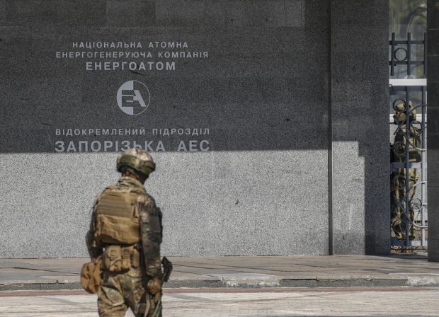 Muncitorii ruși de la centrala nucleară Zaporojie, anunțați să stea acasă vineri. Rusia și Ucraina se acuză reciproc că plănuiesc un atac