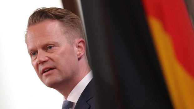 Danemarca va restricționa vizele pentru ruși. Ministru: „E rușinos ca ei să se bronzeze în sudul Europei, în timp ce orașele ucrainene sunt bombardate”