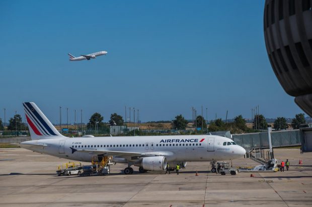 Doi piloți Air France s-au bătut în cabină. Un însoțitor de zbor a stat apoi lângă ei până la aterizare