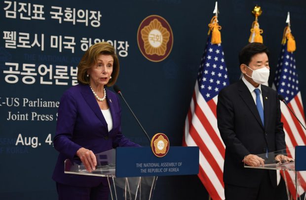 Nancy Pelosi promite sprijin pentru denuclearizarea Coreei de Nord, în cadrul vizitei oficiale la Seul