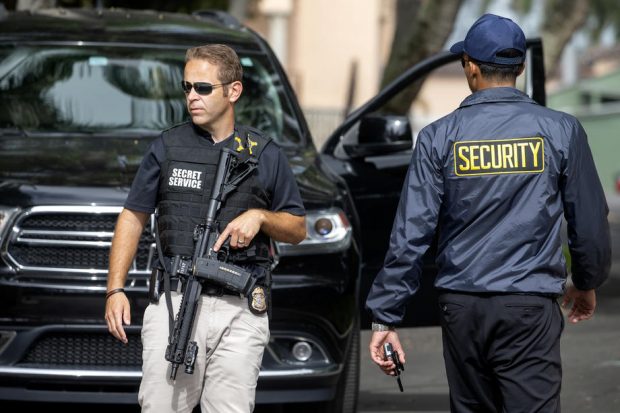 FBI a căutat documente clasificate despre arme nucleare în timpul perchezițiilor la Donald Trump