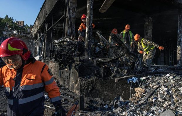 Rusia va intensifica atacurile împotriva Ucrainei zilele următoare, vizând deopotrivă clădiri civile și guvernamentale, avertizează SUA