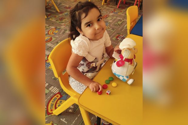Fundația Ringier România și prietenii ei i-au schimbat viața Mirunei. Cu ajutorul donațiilor, fetița de 6 ani a primit, în Dubai, tratamentul salvator împotriva amiotrofiei spinale