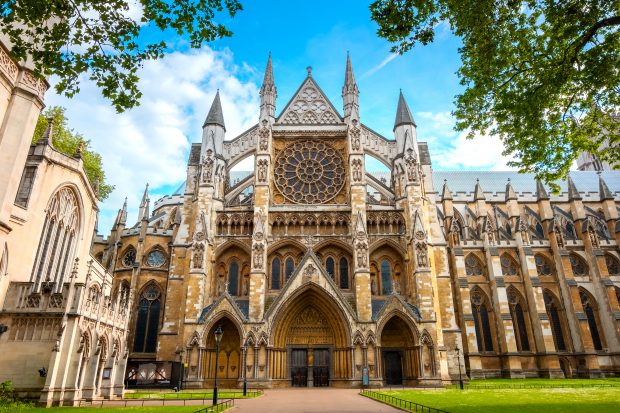 De ce a fost aleasă Westminster Abbey pentru înmormântarea reginei Elisabeta a II-a, în dauna locul tradițional al ultimelor trei secole