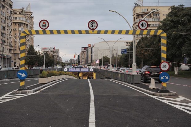 Circulația în Pasajul Unirii, restricţionată în următoarele zile pentru lucrări la noua poartă de gabarit