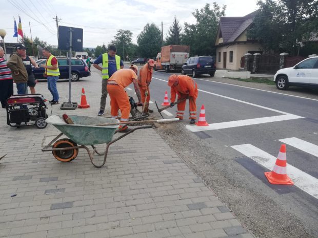 Minunea de la Gâdinți: se montează semafoare în intersecția groazei din Neamț, unde s-a produs inclusiv un accident live la TV