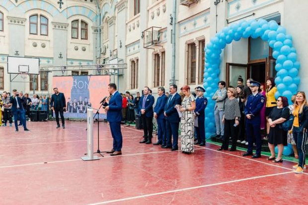 Elevă de la „Lazăr”, dintre cei care l-au huiduit pe George Simion: „Sunt mândră de ce s-a întâmplat. Dacă ar fi așa toată România, am avea o democrație funcțională”