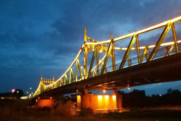 Primăria Arad renunţă la iluminatul clădirilor pentru a economisi energie