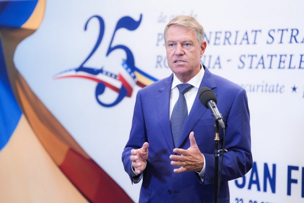 Klaus Iohannis cere ca finanţarea presei de către partidele politice să vină „într-o zonă clar reglementată şi transparentă”