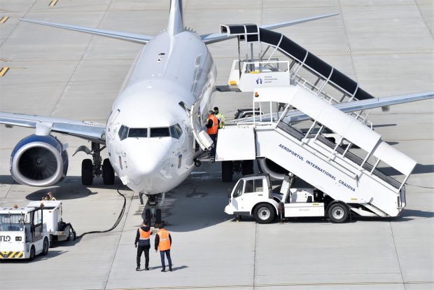 Ce salarii şi ce averi au şefii Aeroportului din Craiova