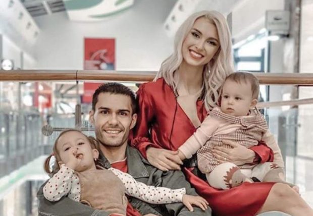 Imagine Stire Ce pensie alimentară plătește George Burcea fetițelor. Andreea Bălan susține că până în martie nu le-a dat niciun ban: „Dar nu-i nicio problemă. Bine că are mami” | 2review.ro