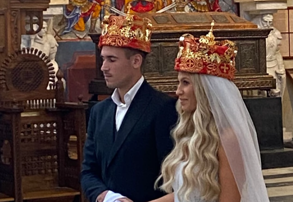 Novak Djokovici a dat dedicații și a împărțit bani lăutarilor, la nunta fratelui său