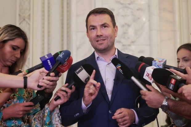 Drulă le cere lui Iohannis și Ciolacu să retragă legile educației, după demisia lui Sorin Cîmpeanu. „Un plagiator a scăpat. Dar mai sunt”