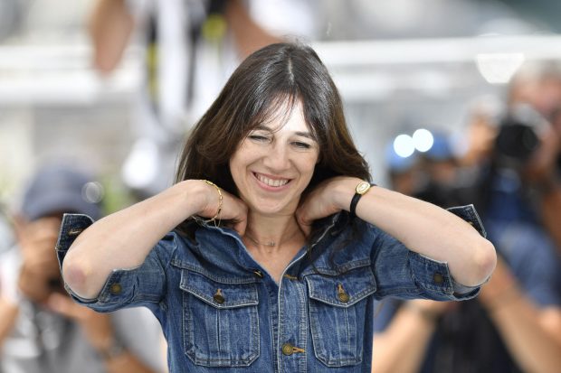 De ce merită văzut „Pasagerii nopţii”, un film despre anii ’80 cu Charlotte Gainsbourg