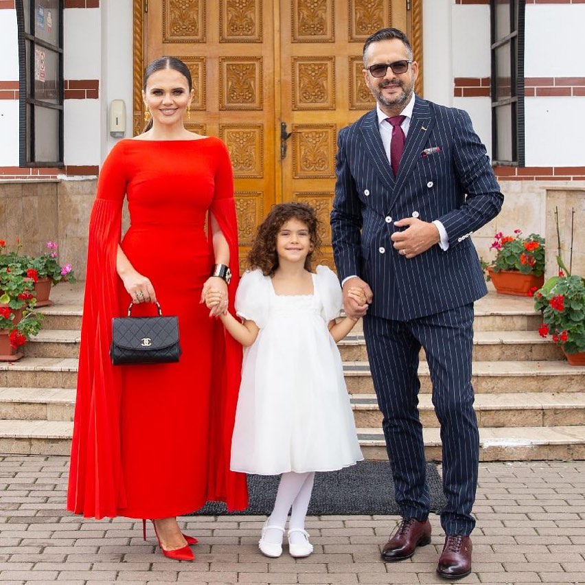 "Descoperă noua casă de lux a lui Mădălin Ionescu și Cristina Șișcanu, cu o bucătărie ultramodernă și dotată cu aparatură de ultimă generație" 11 cristina siscanu si madalin ionescu 1