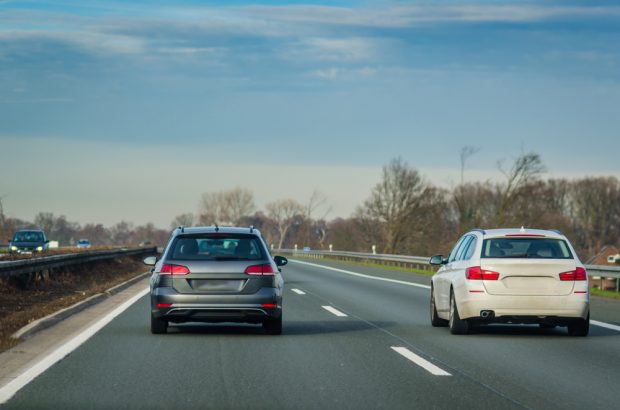 Depășire sau devansare – ce nu știu toți șoferii din România