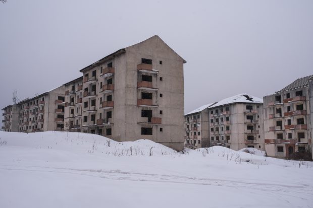 Cele 13 blocuri din Anina la 49.000 de euro bucata, încă de vânzare: „Înainte de începutul războiului în Ucraina, am avut mai mulți clienți”