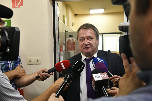 “KGBela”, un fost europarlamentar ungar de extremă dreapta, a fost condamnat pentru spionaj în favoarea Rusiei. Cum se apără acesta